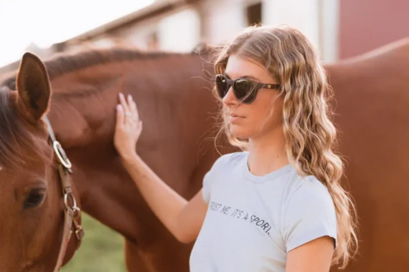 equestrian vinti glasses features