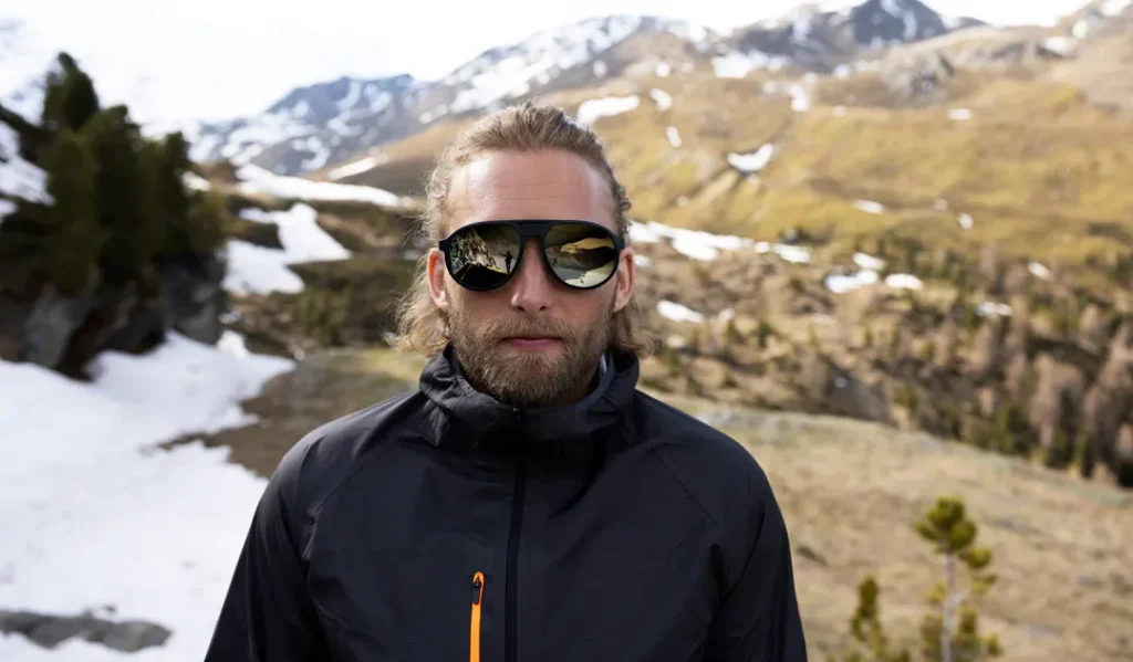 mountaineering sunglasses benefits